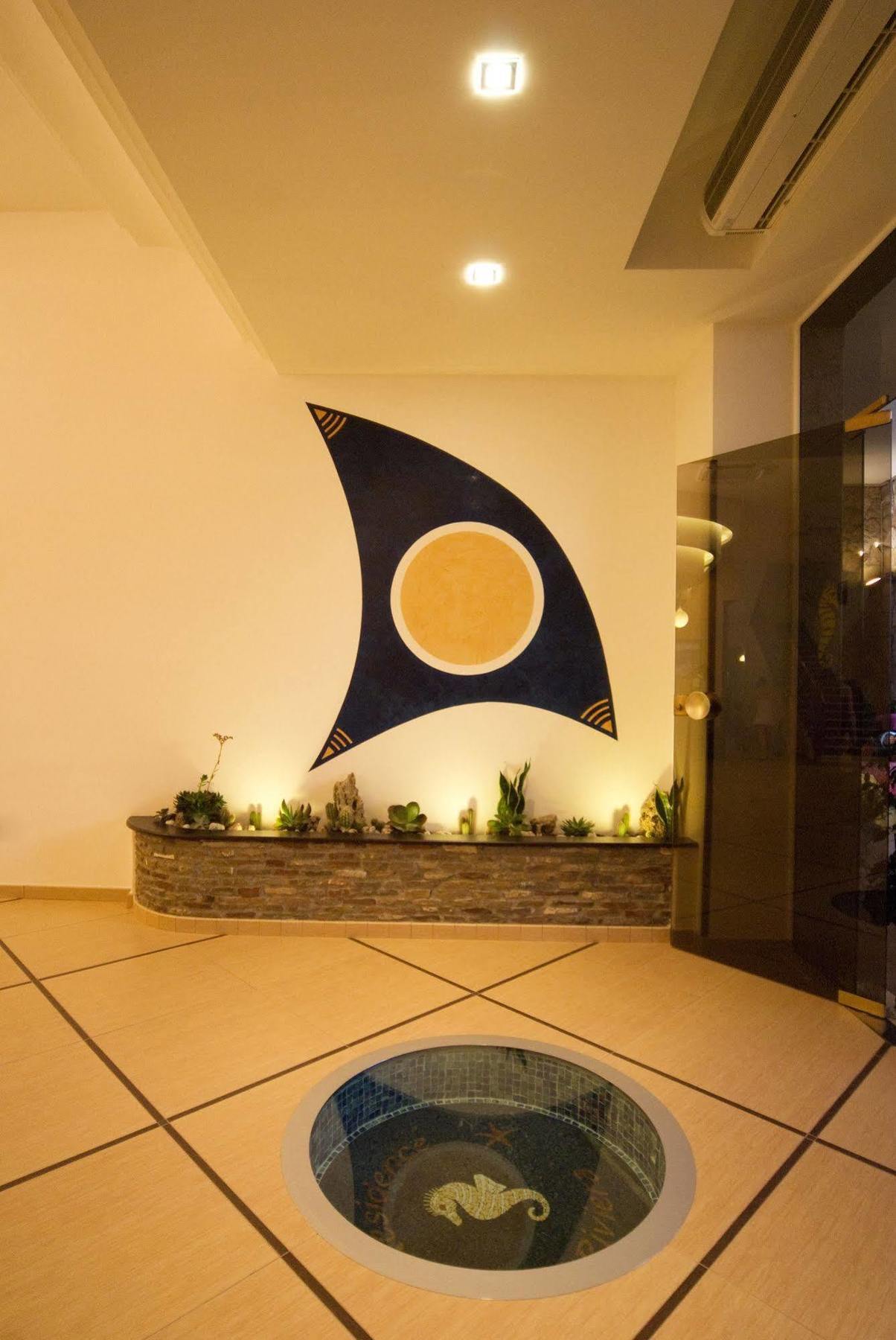 Riviera Aparthotel 2*
